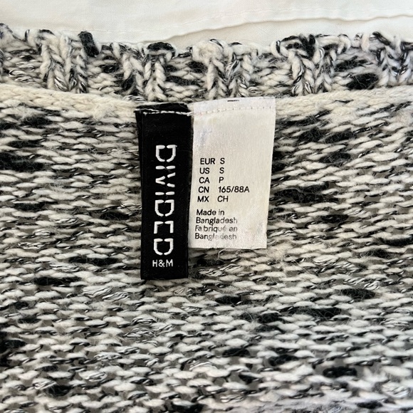 Salt and Pepper small Cardigan - Picture 4 of 4